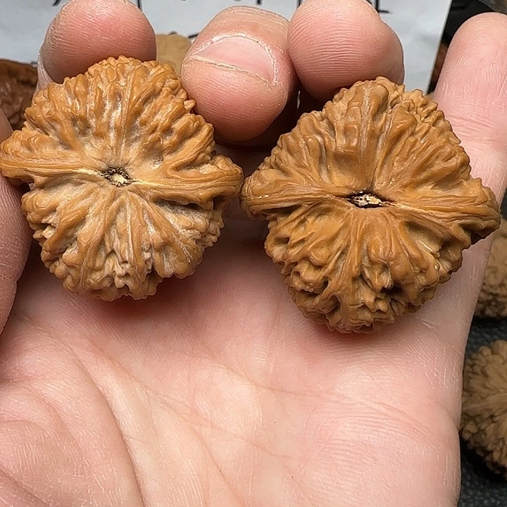 大***岸吊坠文玩核桃105南江石全品39尺