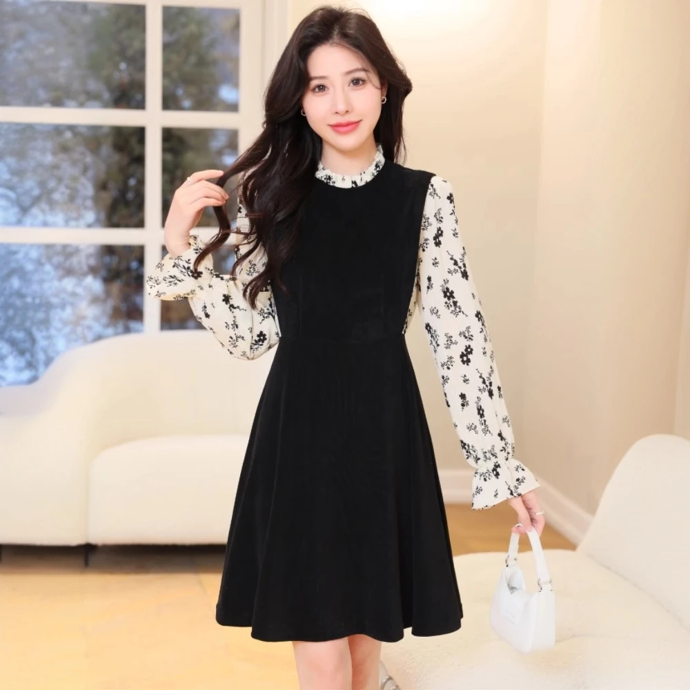 假两件碎花连衣裙女2025春秋新款小个子气质小黑裙法式长袖中长裙