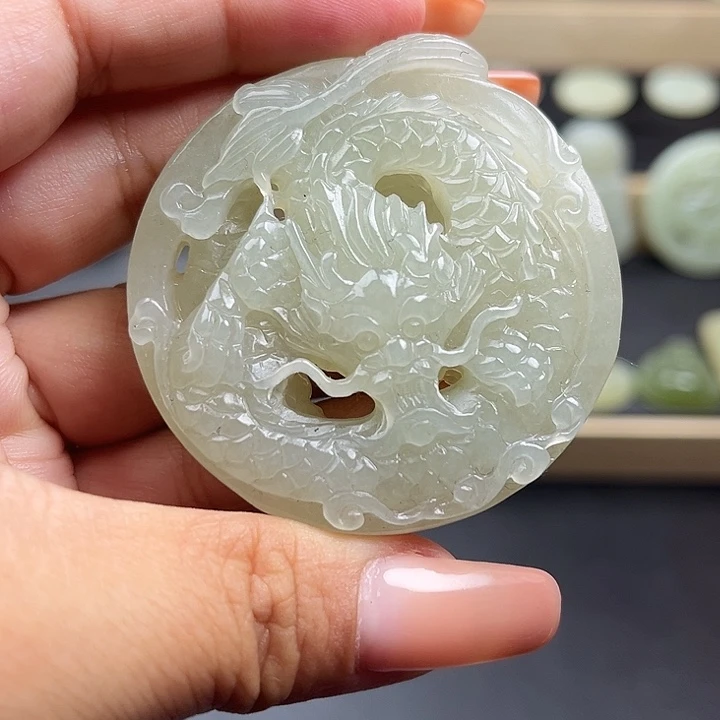 颈饰未镶嵌和田玉