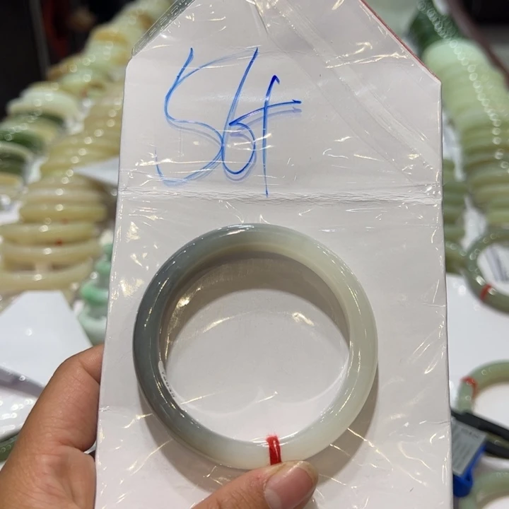 ****后未镶嵌手镯和田玉