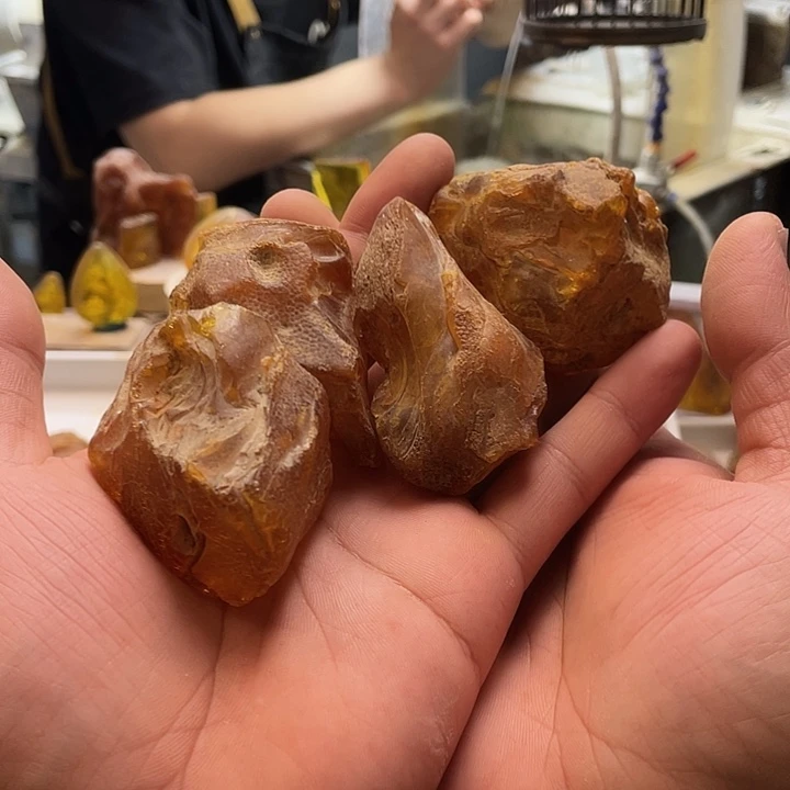 顾***红定制琥珀未镶嵌天然琥珀蜜蜡