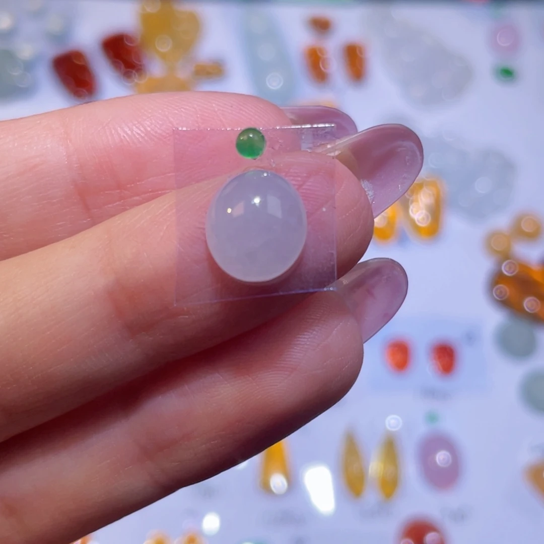 翡翠未镶嵌颈饰裸石