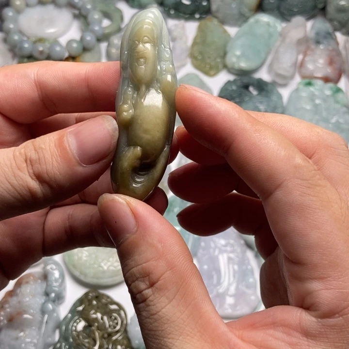 翡翠未镶嵌颈饰财爷82