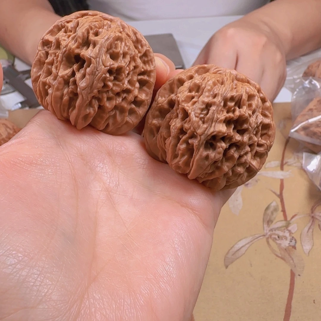 文玩核桃吊坠秦皇楼喷砂打底，美容，45-144