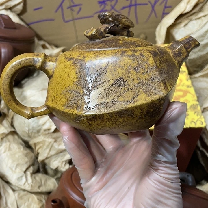 紫砂茶壶矿泥料，手工制作一把紫砂壶。