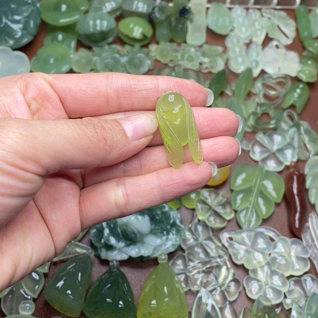 蛇纹石玉合金颈饰