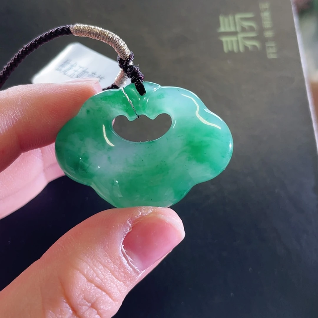 【闪购商品】颈饰未镶嵌石英质玉