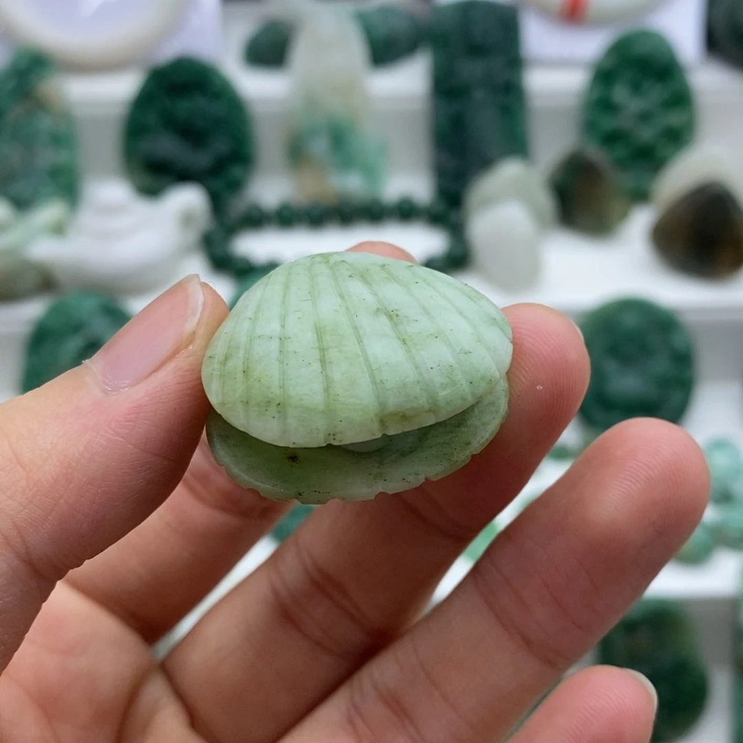 独山玉颈饰未镶嵌