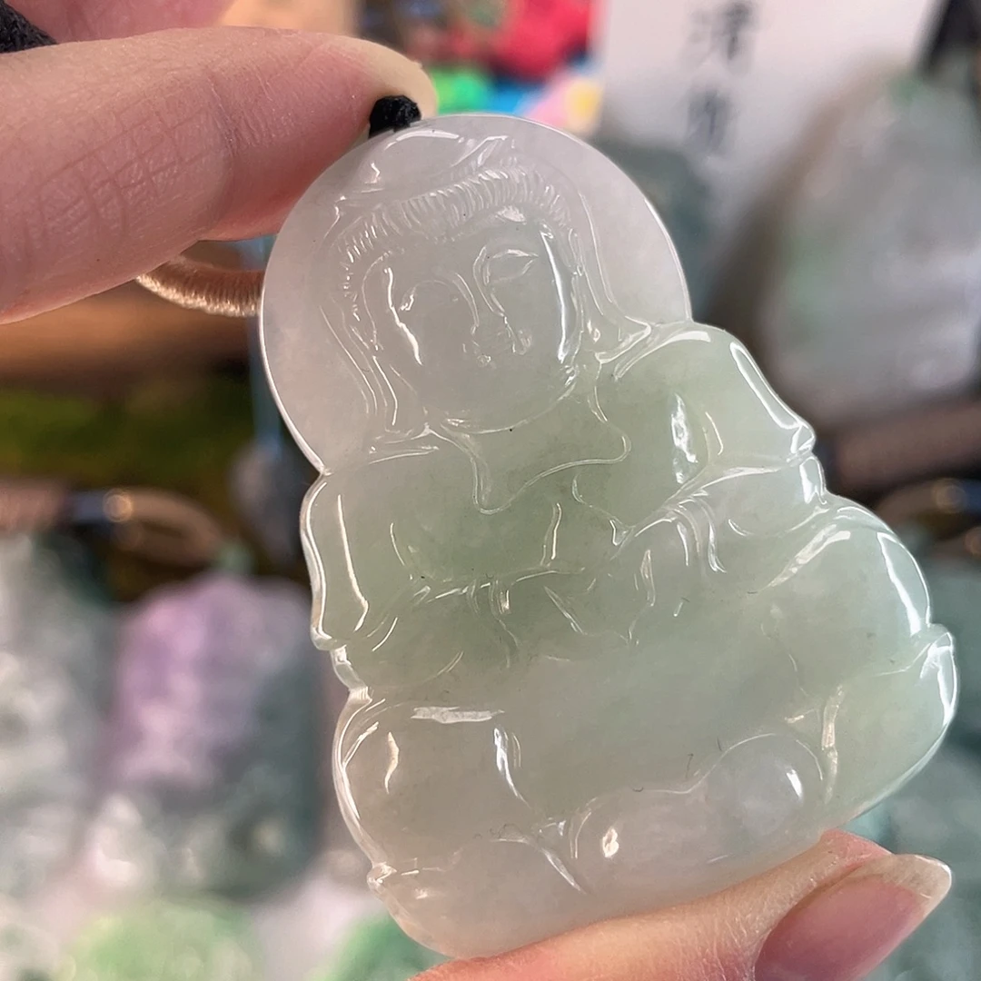 翡翠未镶嵌颈饰观音