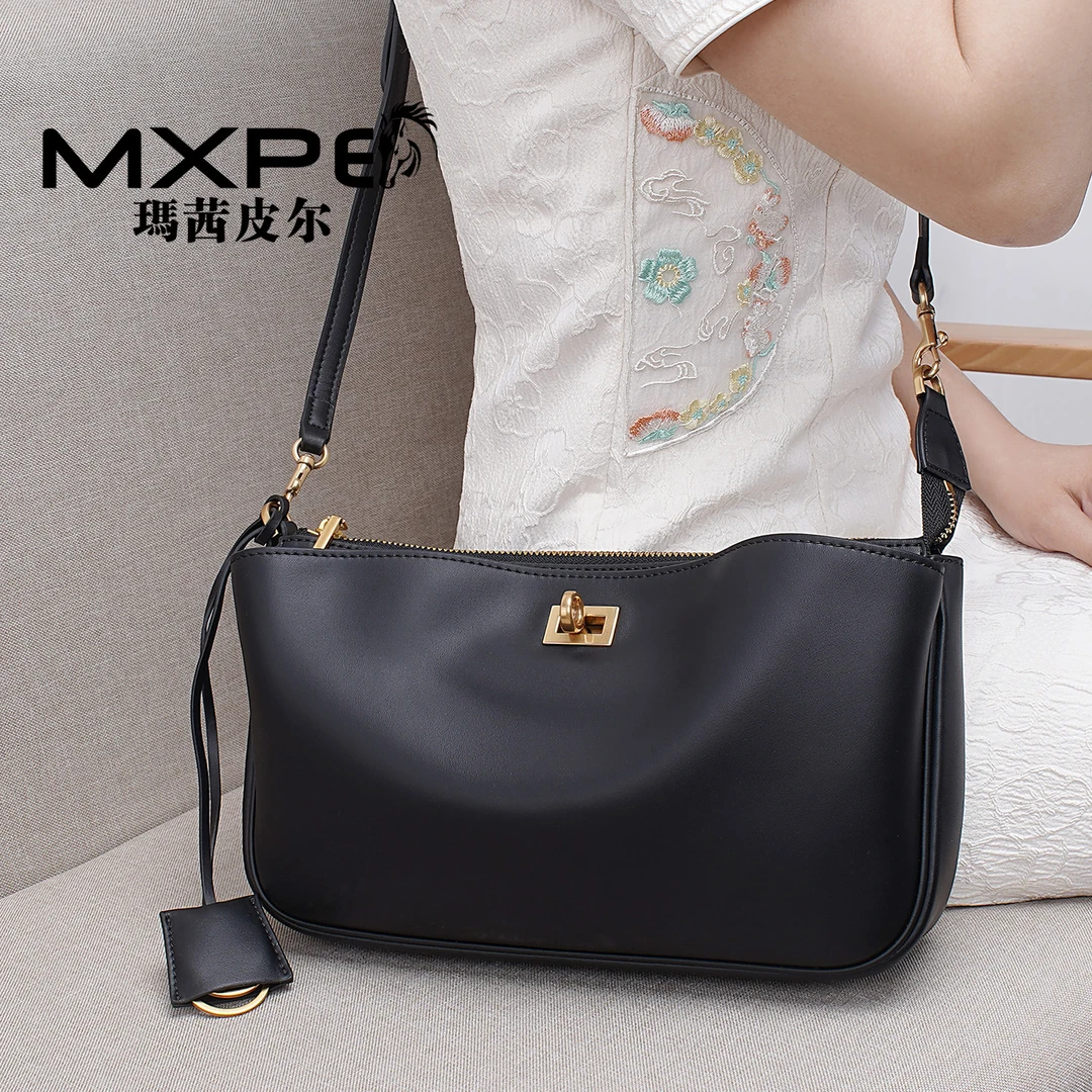 女士斜挎包2025年新款复古高级感小方包中年妈妈包软皮单肩麻将包