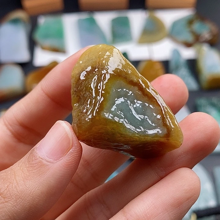 定制翡翠未镶嵌翡翠