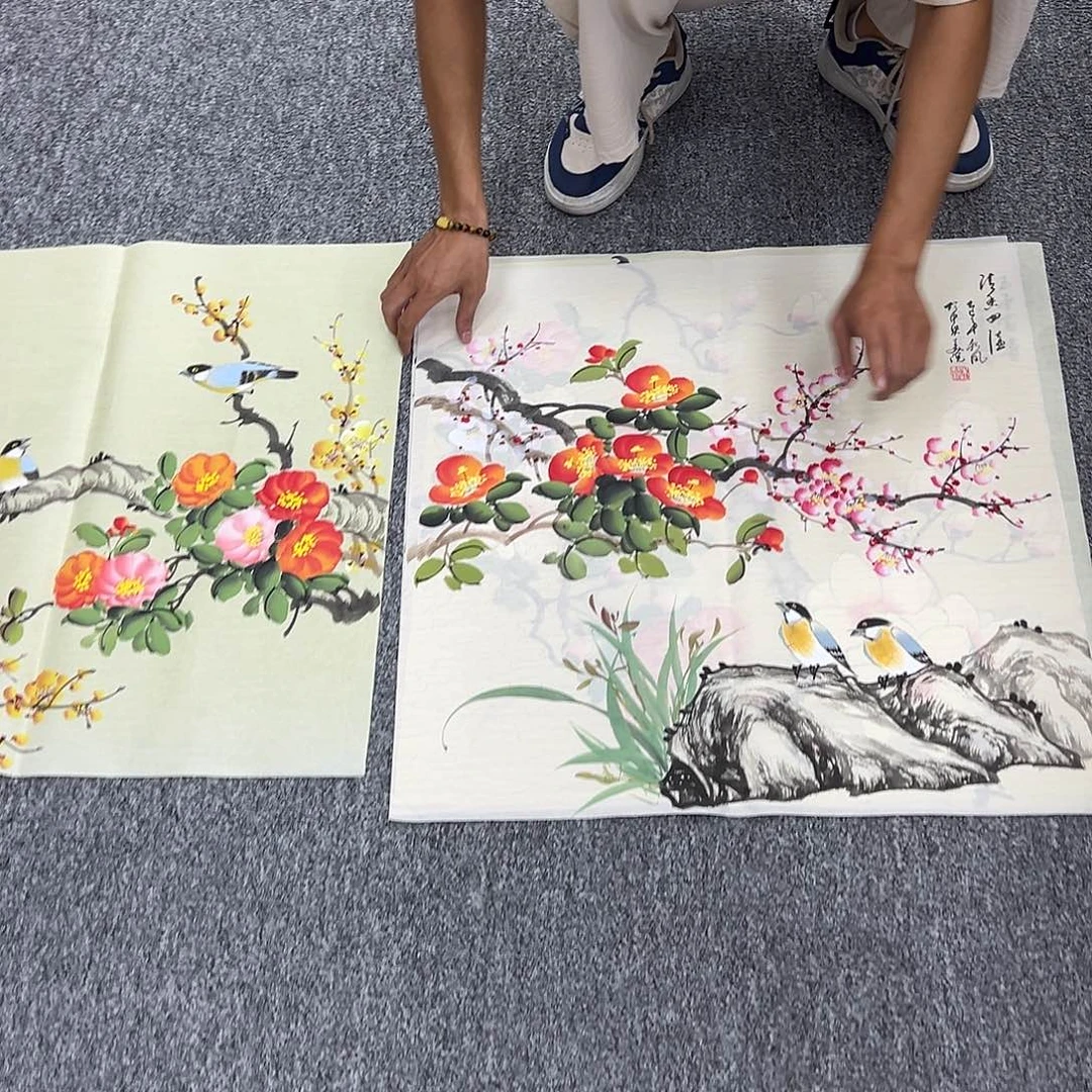 国画卖字画的小男孩