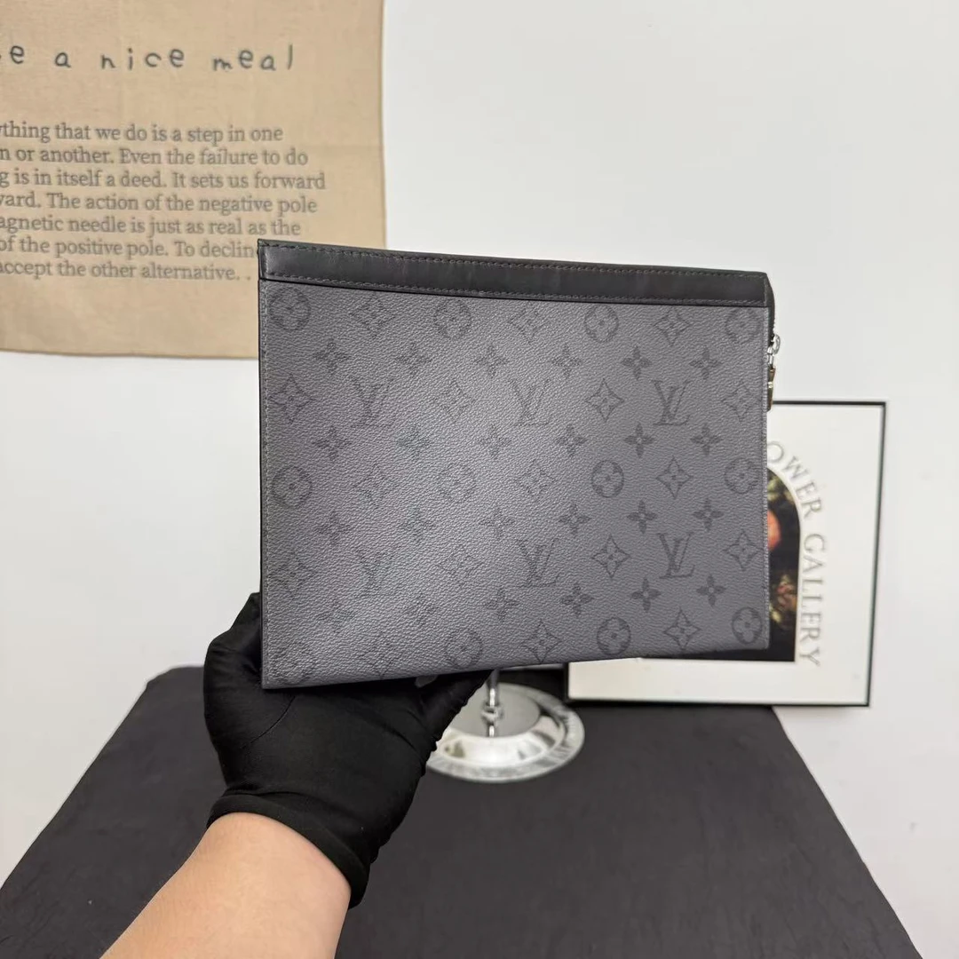 95新 LouisVuitton/路易威登 lv芯片款拼色洗漱/手拿包/斜挎包