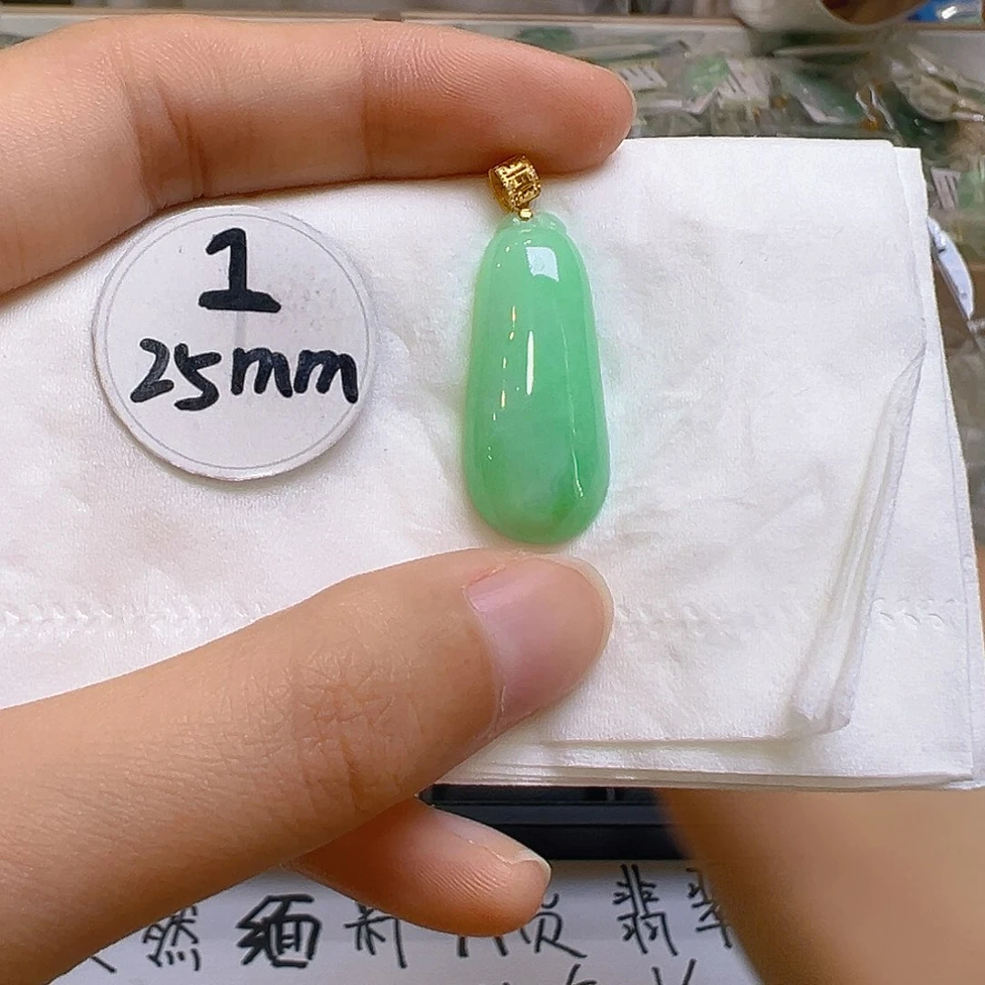 翡翠颈饰18K金镶嵌翡翠