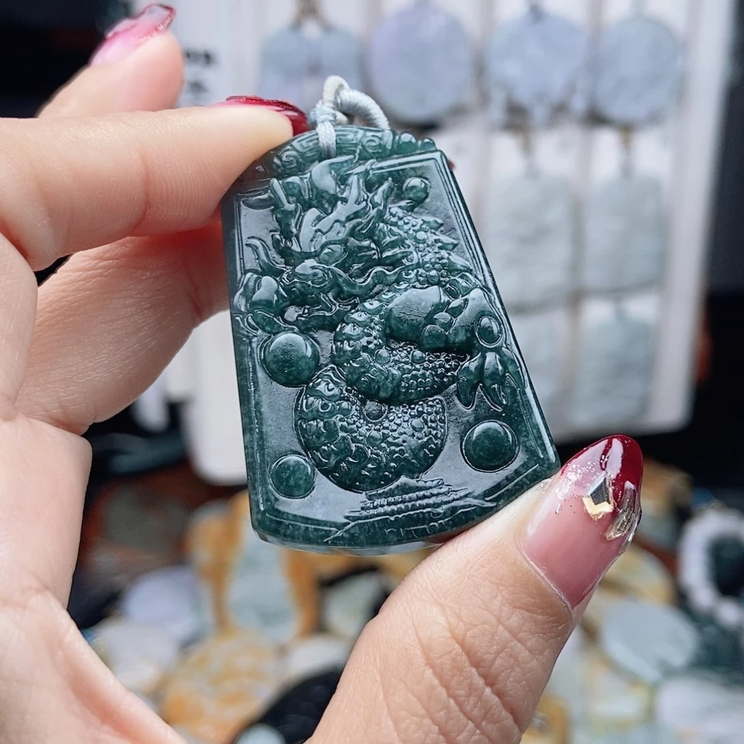 翡翠颈饰14K金镶嵌翡翠