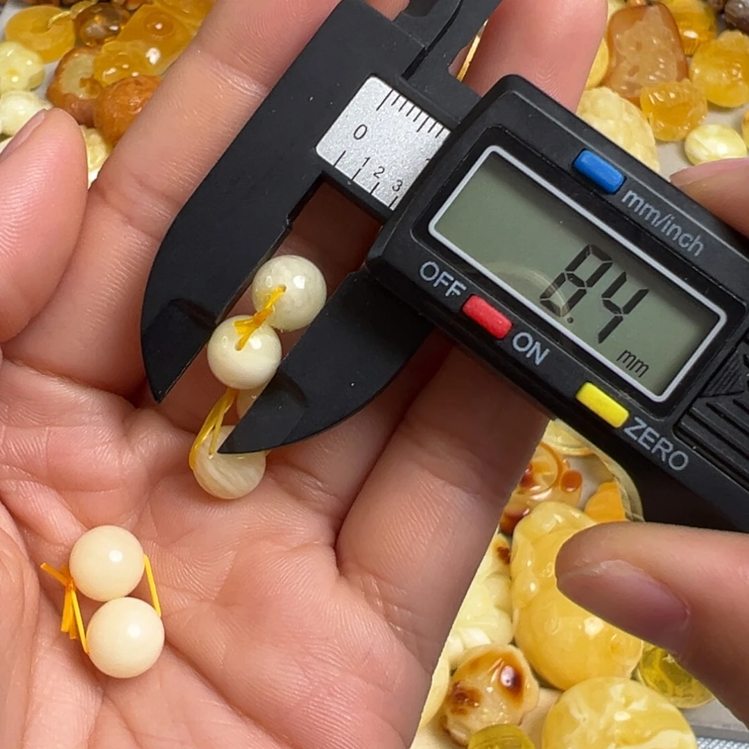 蜜蜡未镶嵌裸石多样性发一个