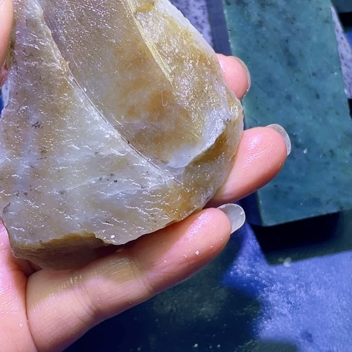 和田玉未镶嵌珠宝半成品