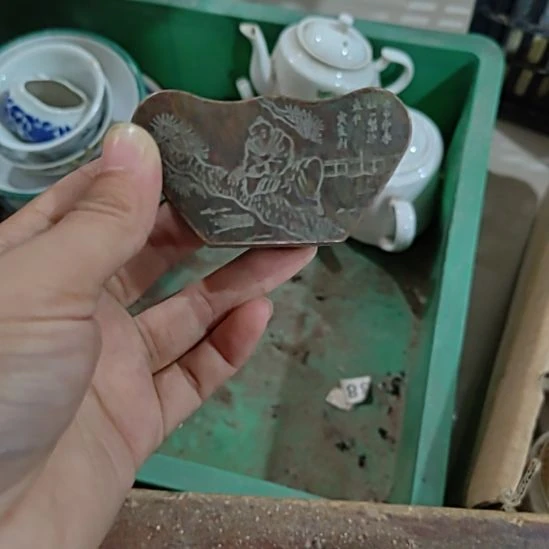 艳***日有机玻璃精美摆件（不退换）