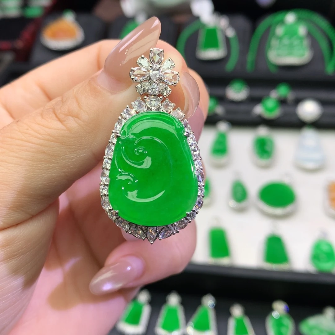 G***e翡翠18K金镶嵌吊坠(不含链)