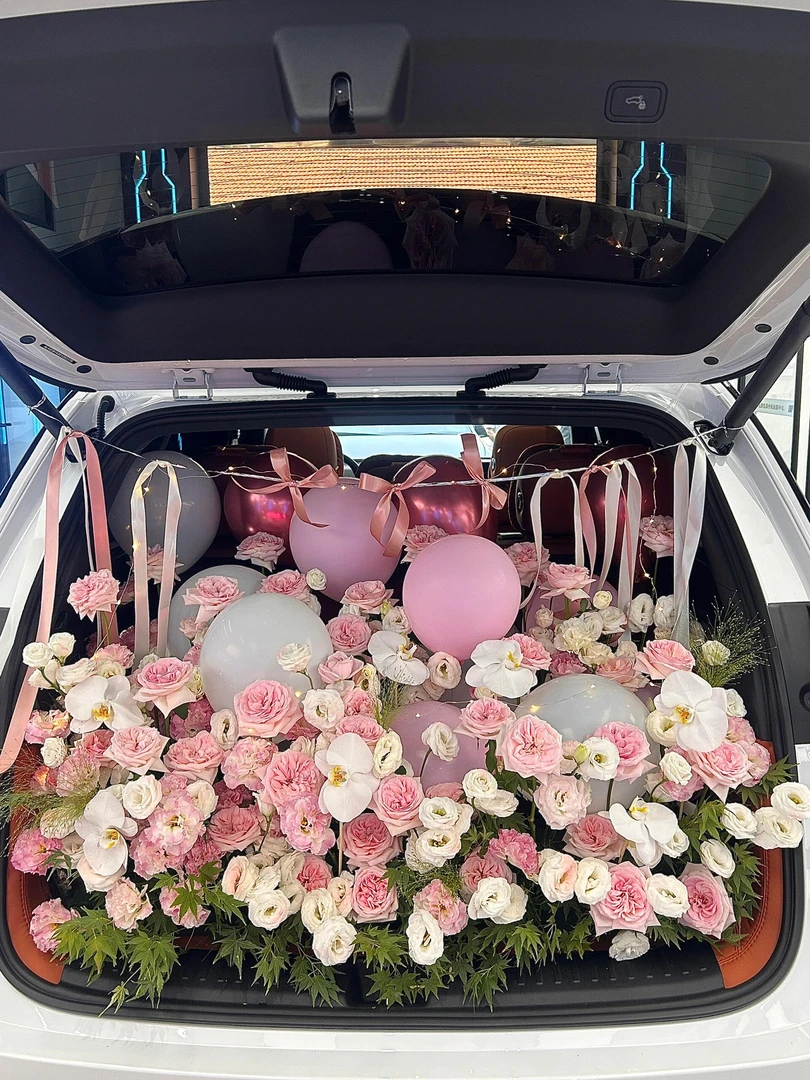 汽车后备箱/鲜花布置/浪漫惊喜/生日惊喜/求婚表白