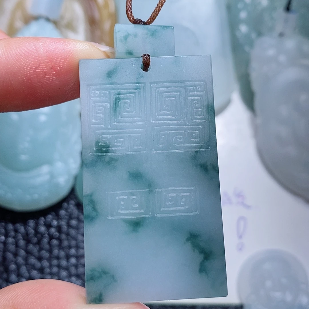 未镶嵌定制翡翠毛货付款后确认抛光