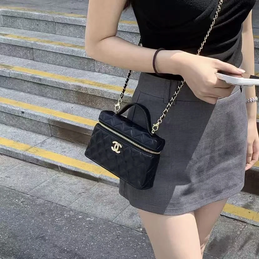 未使用 Chanel/香奈儿 全新/壹所奢品/Chanel 25B  LP饭盒包 黑金