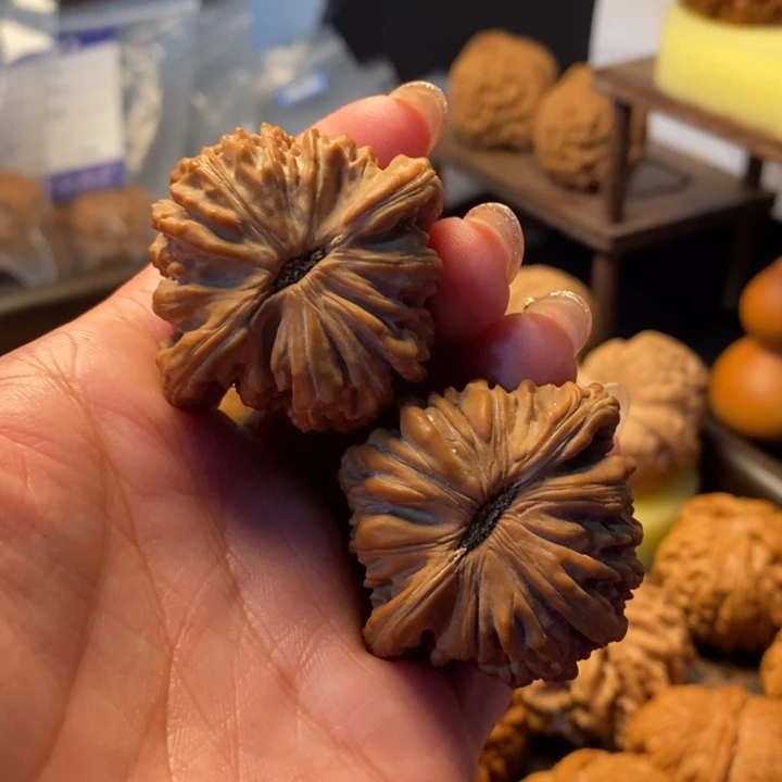 子***基吊坠文玩核桃四座楼