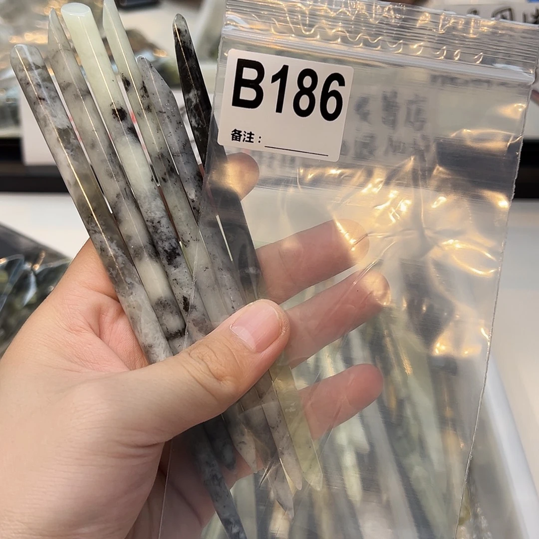 辣***游未镶嵌蛇纹石玉发饰