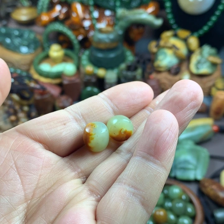透闪石质玉吊坠未镶嵌釋*