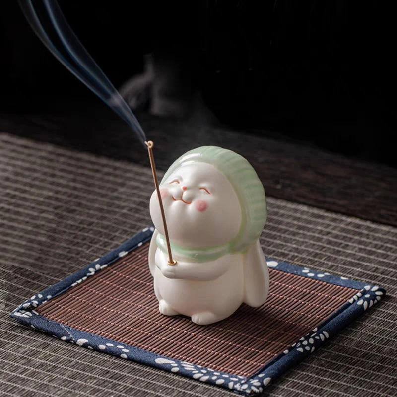 可爱手绘小兔子香薰炉摆件软萌治愈茶宠玉兔家用室内香插香炉