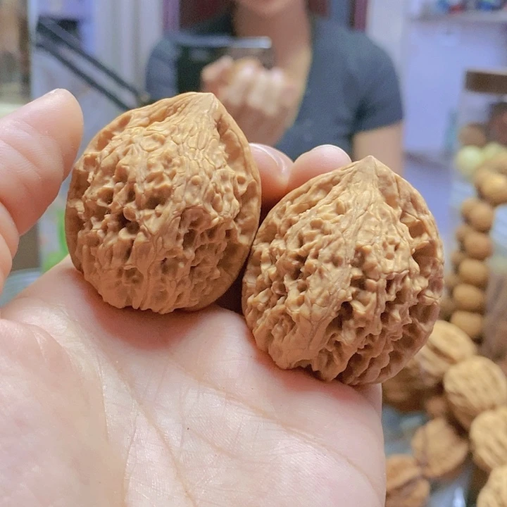 【闪购商品】文玩核桃把件38.5红狮子小众