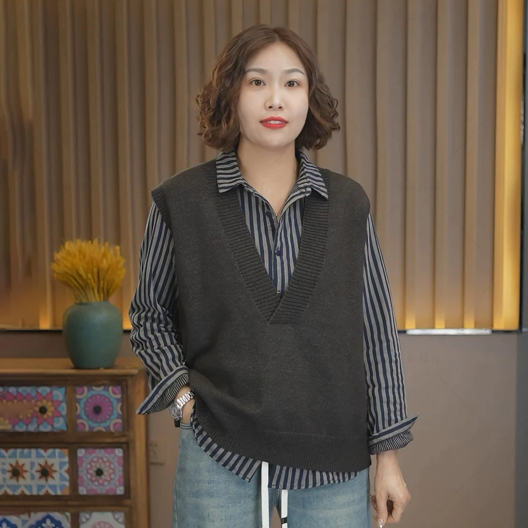 [萍姐推荐]2025春季新款时尚休闲百搭复古V领叠穿外搭宽松马甲