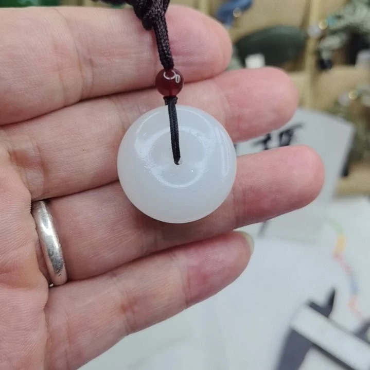 和田玉（糖玉）未镶嵌颈饰