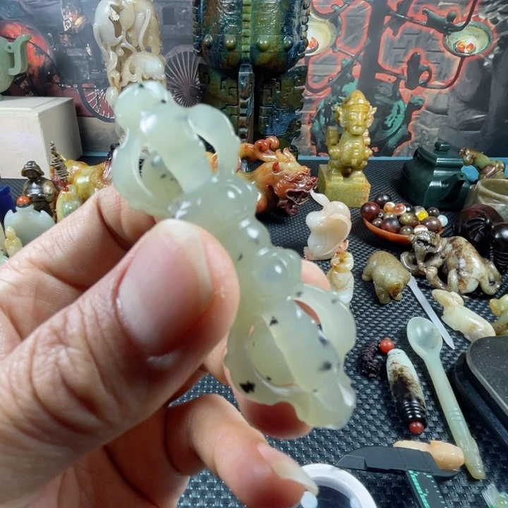 和田玉颈饰未镶嵌