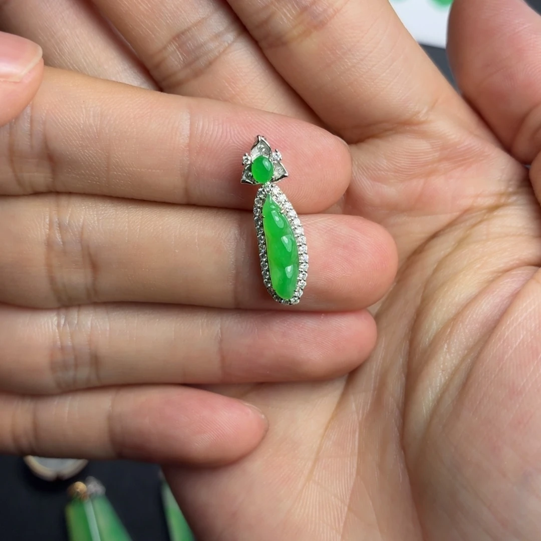 吊坠(不含链)18K金镶嵌翡翠