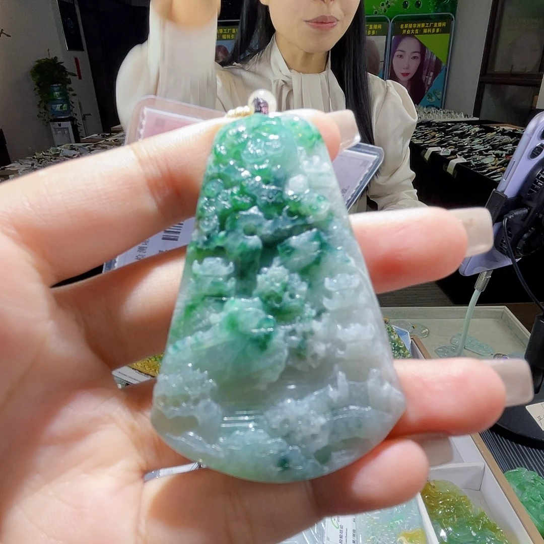 颈饰未镶嵌翡翠一个