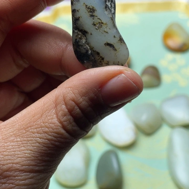 和田玉未镶嵌珠宝半成品