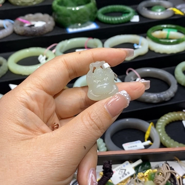 和田玉挂件未镶嵌