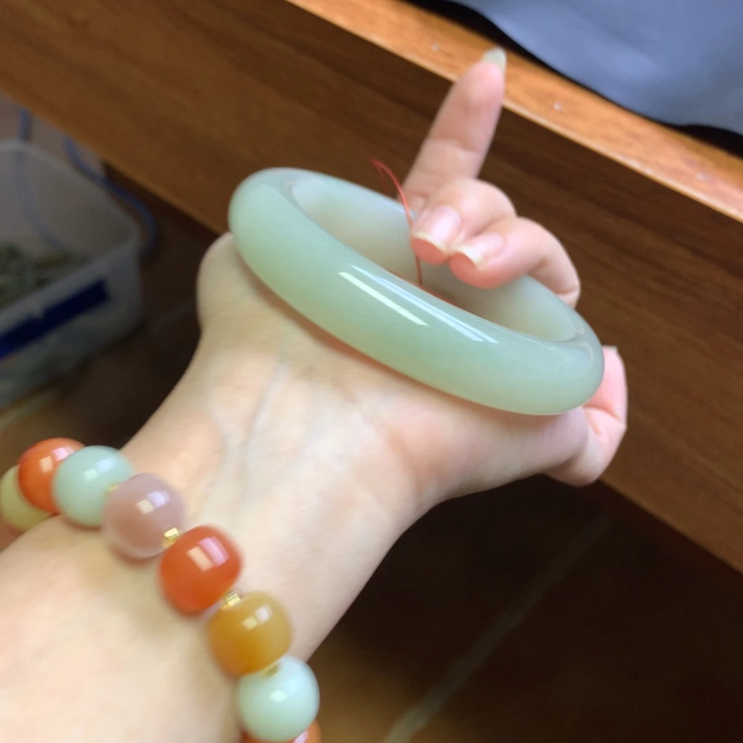 石英质玉未镶嵌手镯