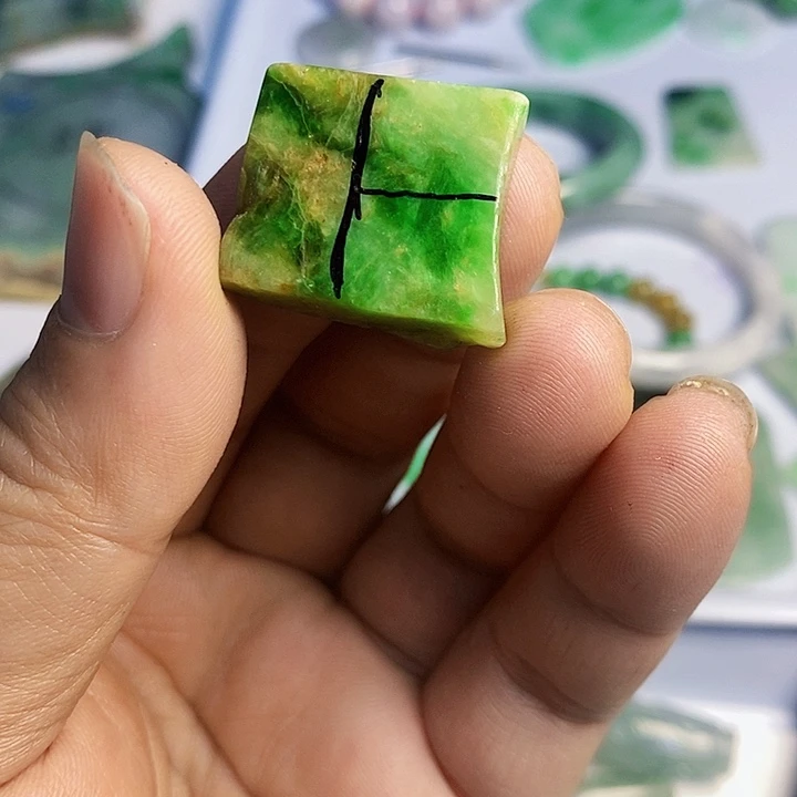 翡翠散珠天然翡翠A货挂件