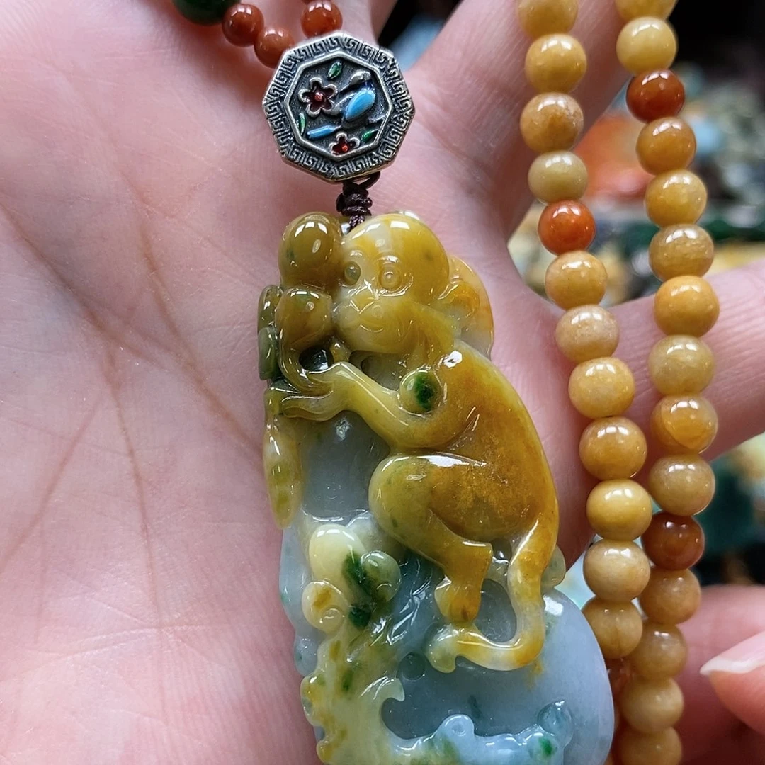 翡翠颈饰未镶嵌翡翠