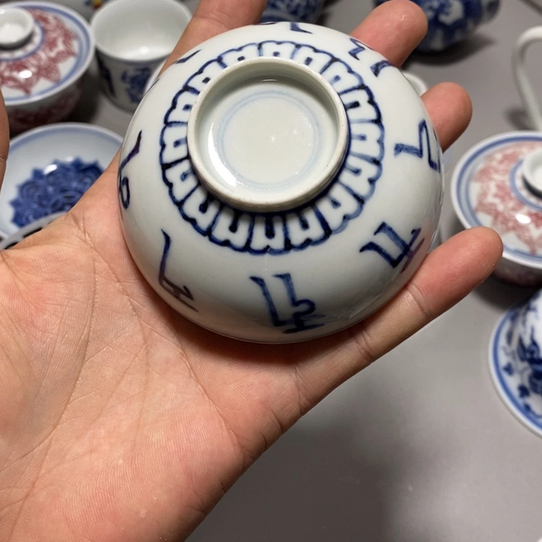 青花手绘陶瓷杯子