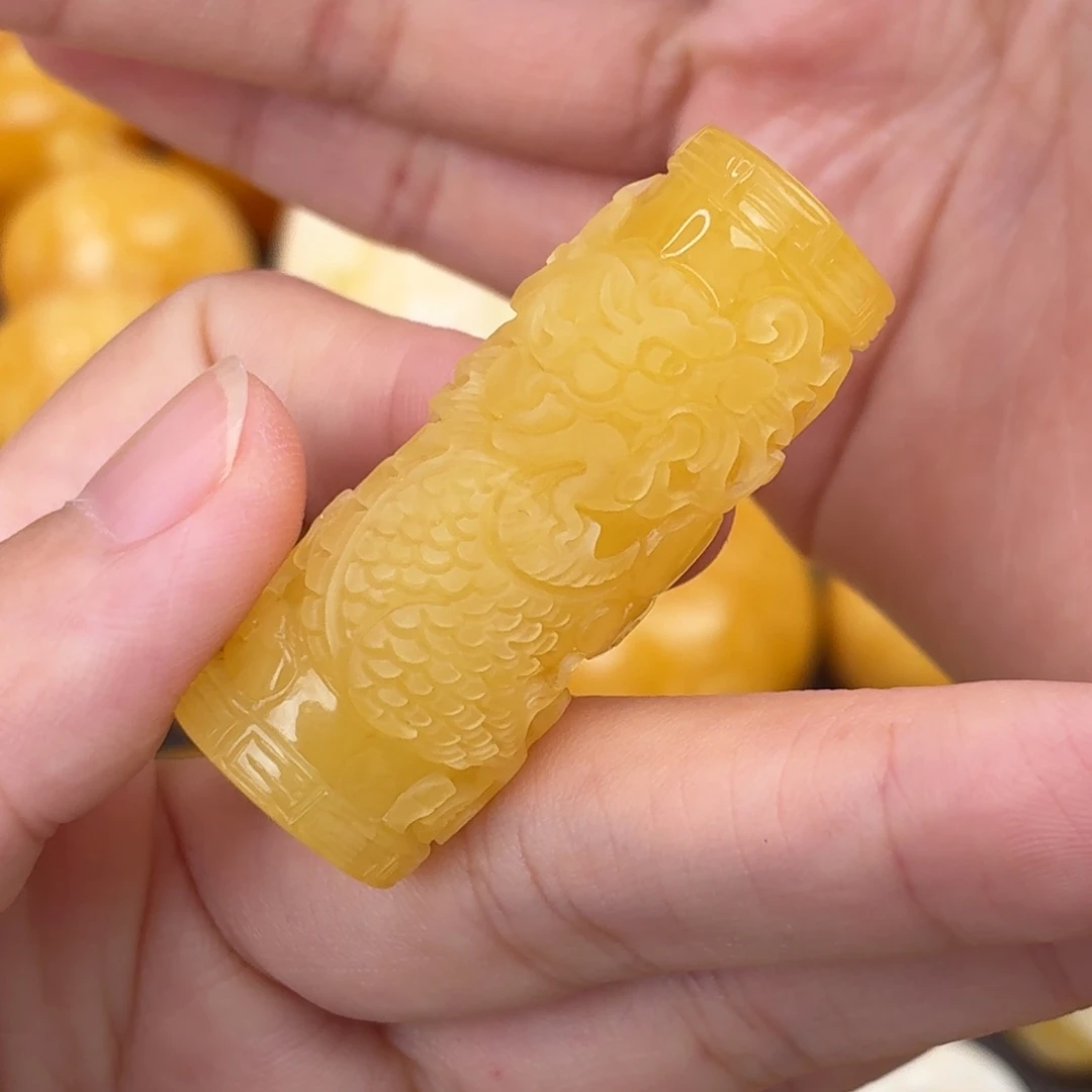 金****蜜蜡未镶嵌裸石龙柱
