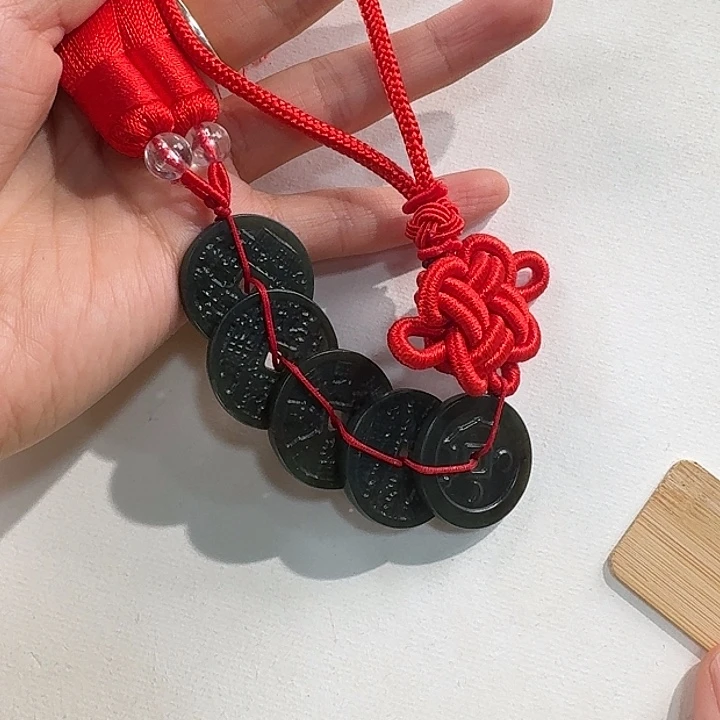 和田玉未镶嵌颈饰黑青