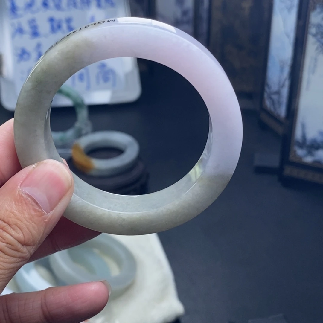 未镶嵌翡翠手镯定制翡翠
