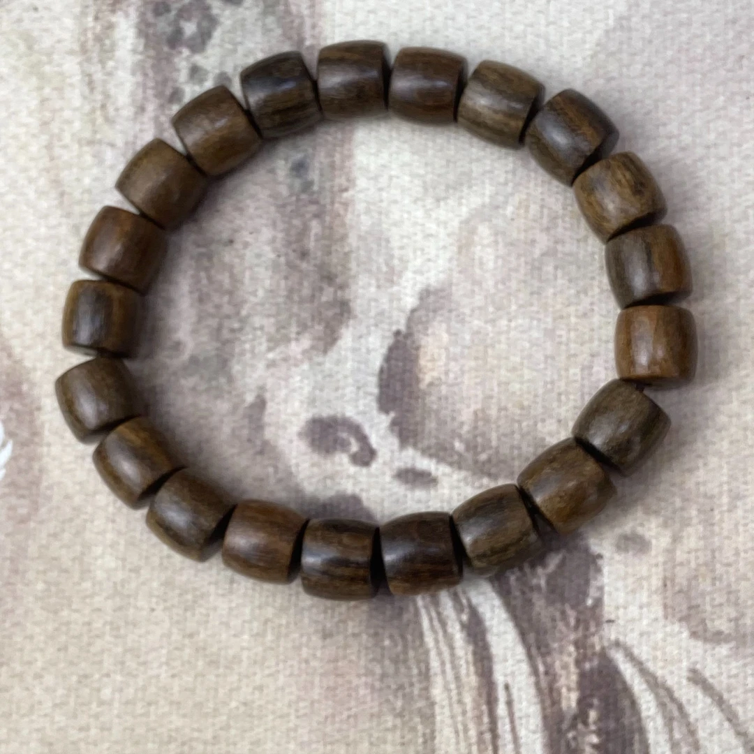 L12A 越南芽庄绿奇楠沉水级卡1.0桶珠单圈配养香瓶