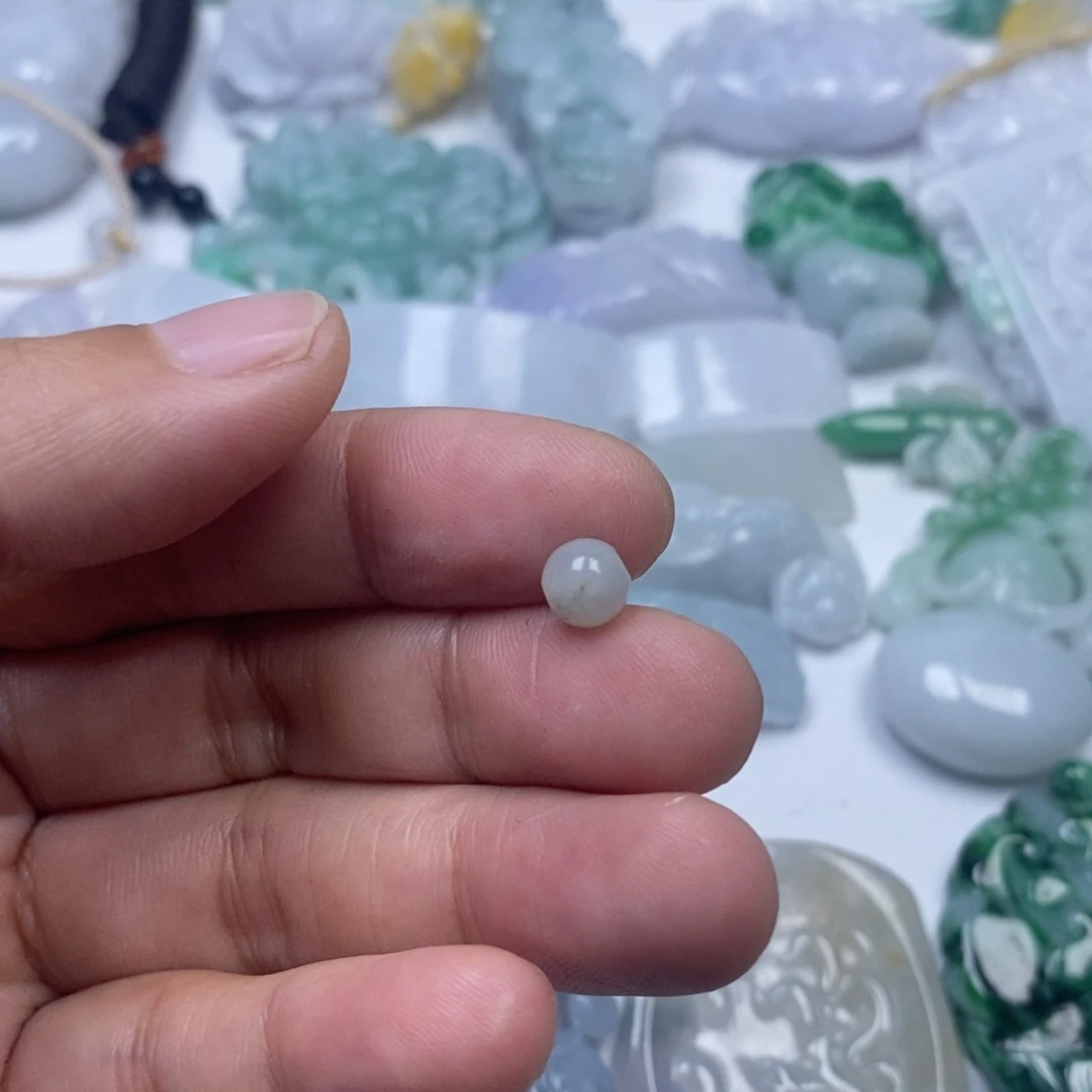 颈饰未镶嵌翡翠冬*翡翠