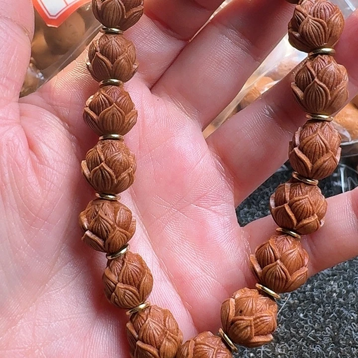 橄榄核吊坠龙纹莲花