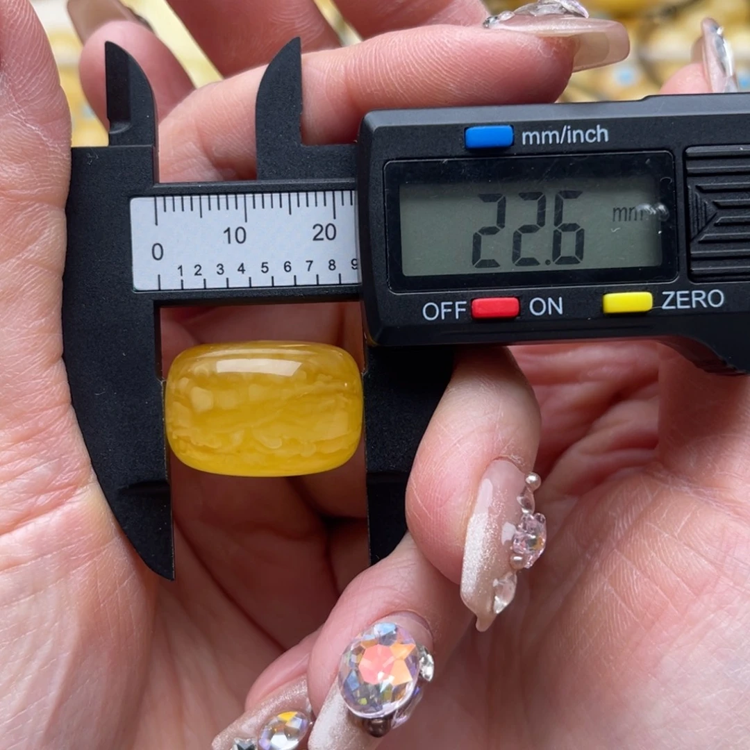 *****琥珀未镶嵌裸石蜜蜡微瑕虎皮纹墩子鸽