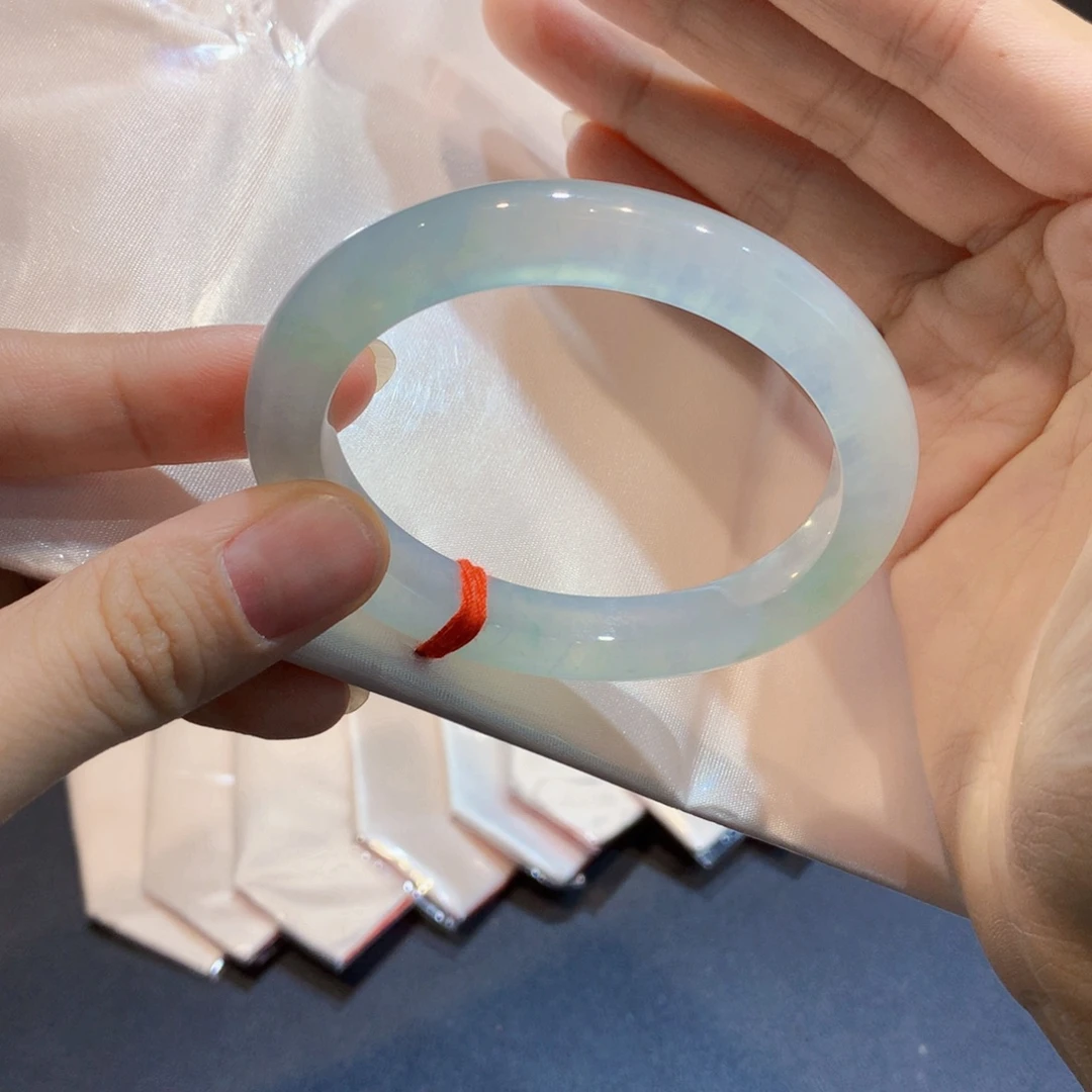 翡翠未镶嵌手镯53贵妃